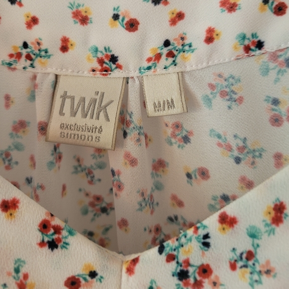 TWIK cute flower spaghetti strap top medium - Picture 2 of 2